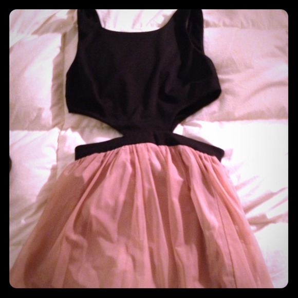 Dresses & Skirts - Dress with cutouts