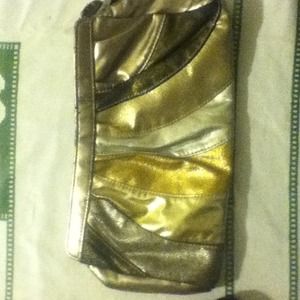 Large multicolored wristlet