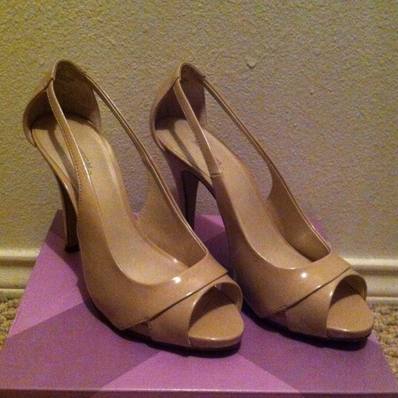Shoes - Picture 3 of 4