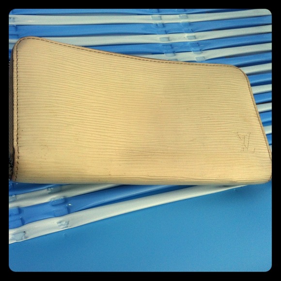 Authentic Louis Vuitton wallet!!