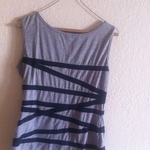 Super cute tshirt w detail