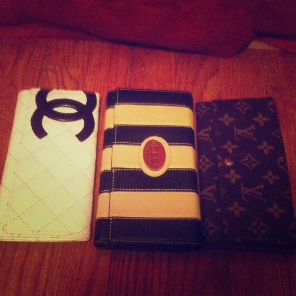 Assorted lot of inspired wallets