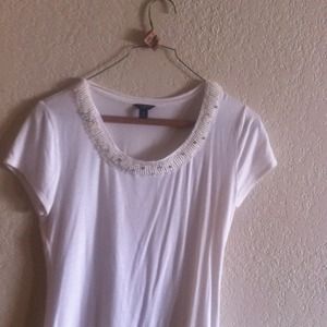 Off white tshirt w details