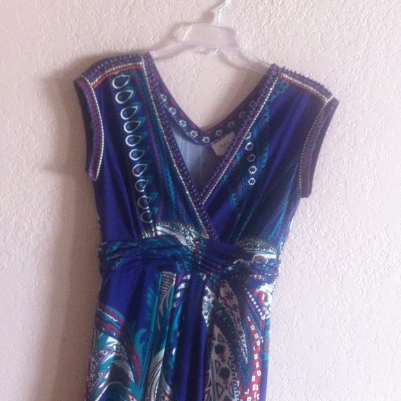 Dress - Picture 1 of 3