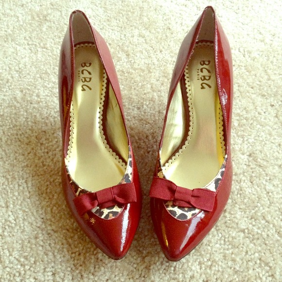 SOLD SOLD SOLD heels cute bows on the toes