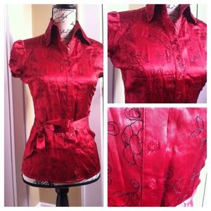 BEBE💢Sm Capped sleeve Blouse💢