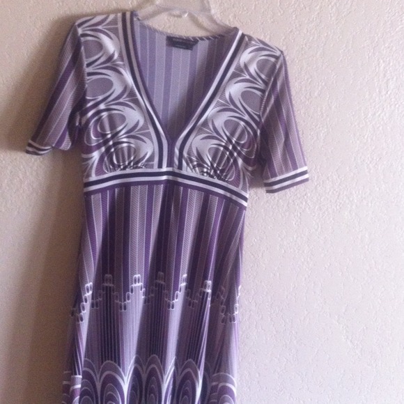 Dress - Picture 2 of 4