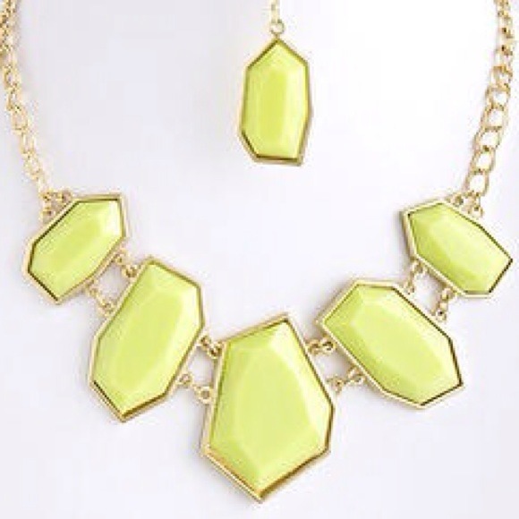 Neon Yellow & Gold Necklace w/Earrings - Picture 1 of 1