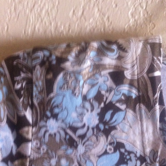 Tshirt - Picture 2 of 3