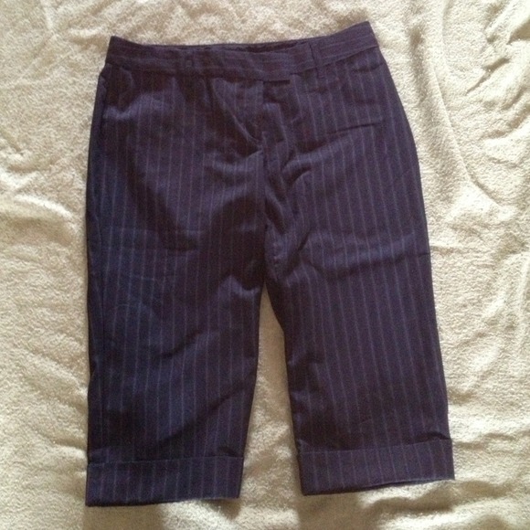 Perfect Condition Express black capris!