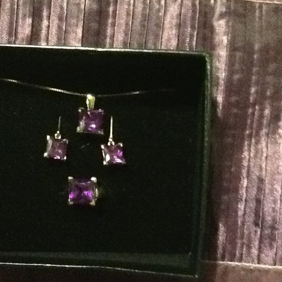 5 piece Purple stone set,.