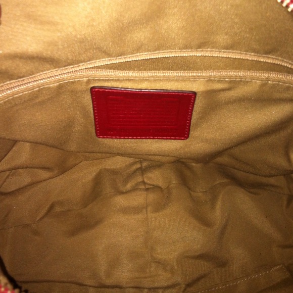 🌟SOLD🌟Additional pics of inside red Coach bag - Picture 1 of 2