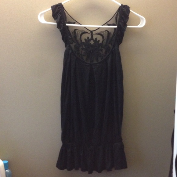 🚫Traded🚫Lace-back Tank - Picture 3 of 3