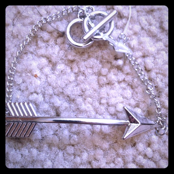 Silver or Gold colored arrow bracelet