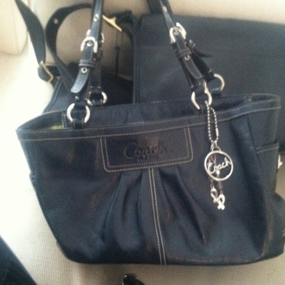 Authentic coach navy bag!!