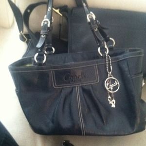 Authentic coach navy bag!!