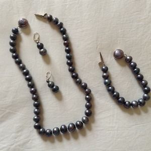 Hand knotted black pearl jewelry