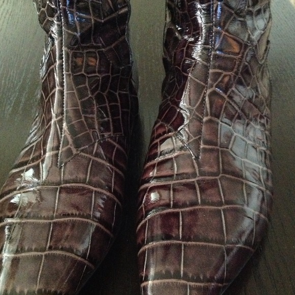 ❗SOLD❗Authentic Versace boots - Picture 2 of 4