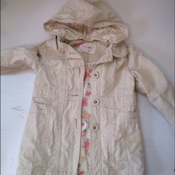 ❌SOLD❌👶 Infants Tan Coat for Fall/Spring