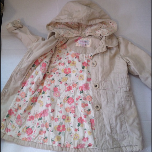 ❌SOLD❌👶 Infants Tan Coat for Fall/Spring - Picture 2 of 3