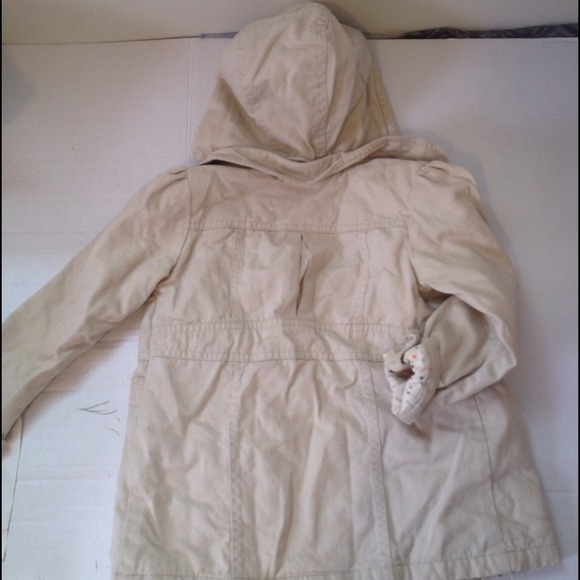 ❌SOLD❌👶 Infants Tan Coat for Fall/Spring - Picture 3 of 3