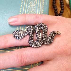 Snake ring with blue eyes