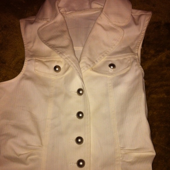 ❌❌SOLD❌❌Knee level white dress. :) - Picture 2 of 3