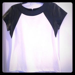 Awesome Worthington Top! Black leather shoulders