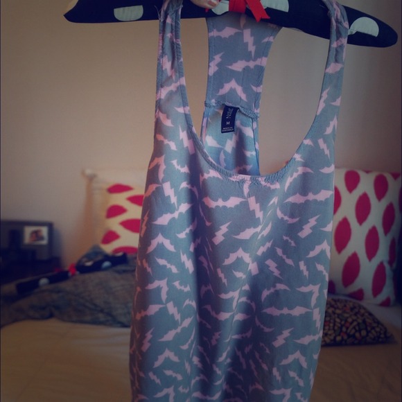 🔴SOLD|BUNDLED🔴Adorable bat print racer back tank