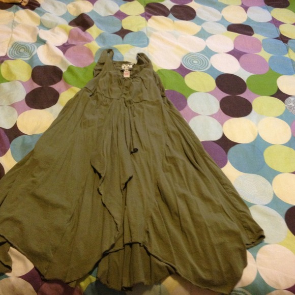 SOLD Cute flowy dress