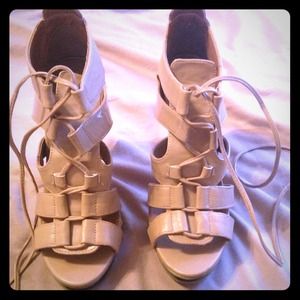 Shoe dazzle worn once super cute heels