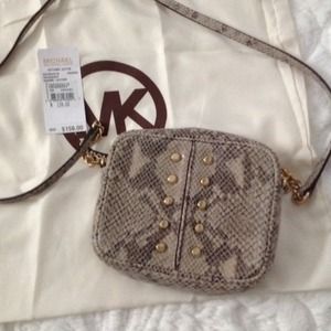 MK cross body Astor bag traded with rooxy  xoxo