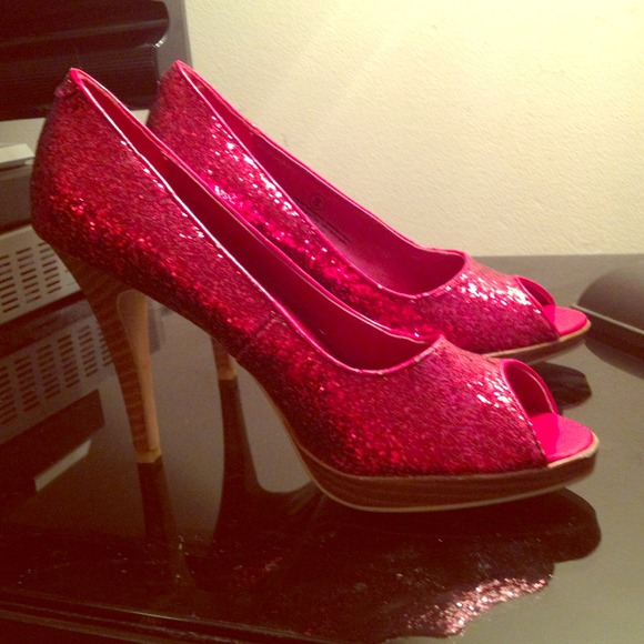 Glitter high heels pumps