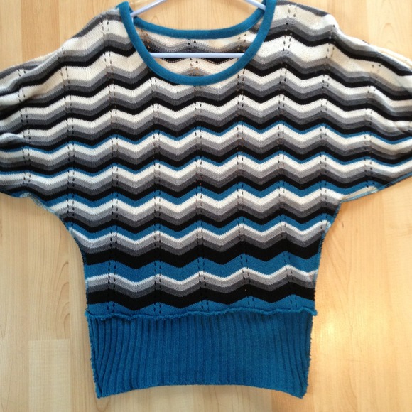 Short sleeve sweater - Picture 2 of 3