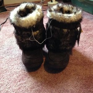 Brown fur boots