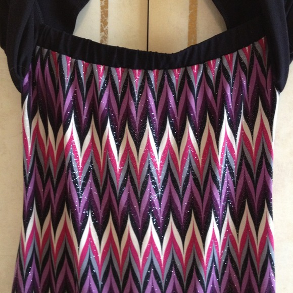 Top - Picture 2 of 3