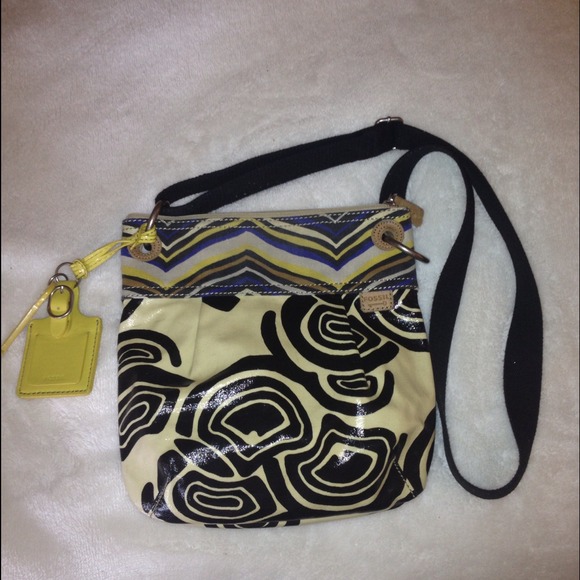 🚫SOLD🚫Tribal Fossil Key Per crossbody purse