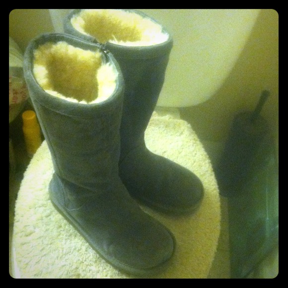 ❌SOLD❌ Grey Zipper Tall Ugg Boots size 5 - Picture 1 of 4