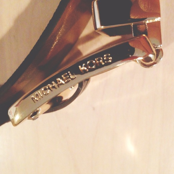 BUNDLED❗Reversible Michael Kors logo belt