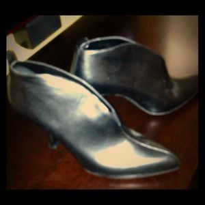 Nine west brand-new black ankle boots