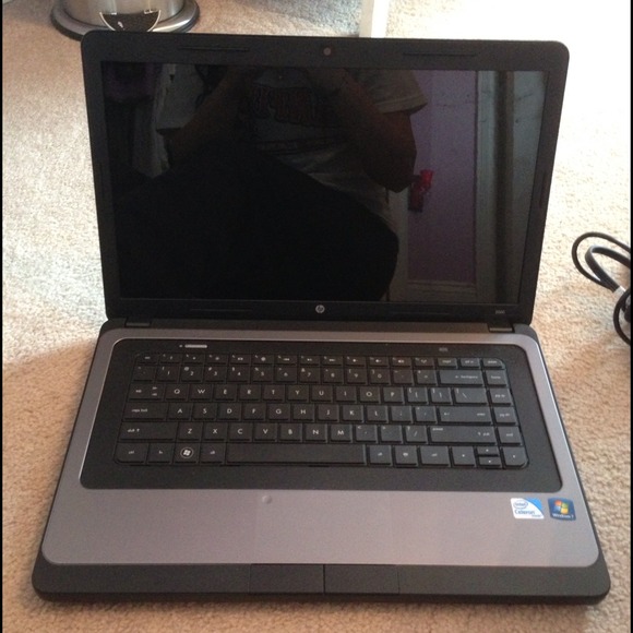*SOLD*  Hp 2000 notebook pc