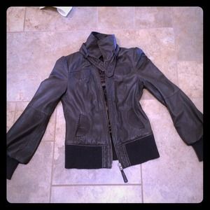 Cute puffy sleeved leather jacket