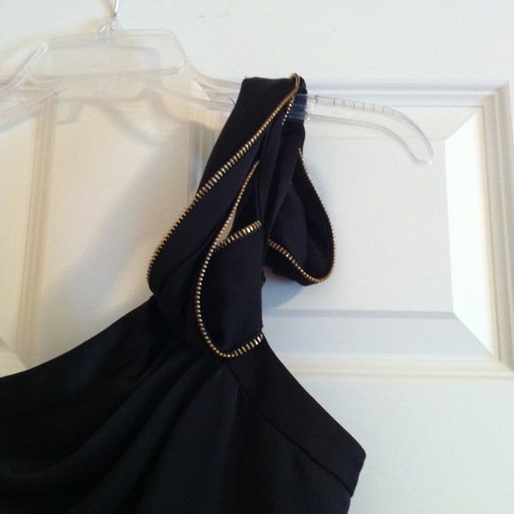 SOLD!!!! BCBG max Azria black cocktail dress - Picture 2 of 4