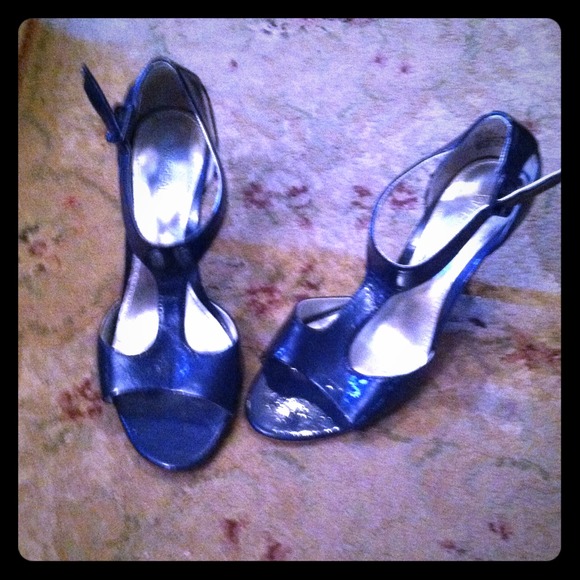 Royal blue heels w/buckles ..dress up or down