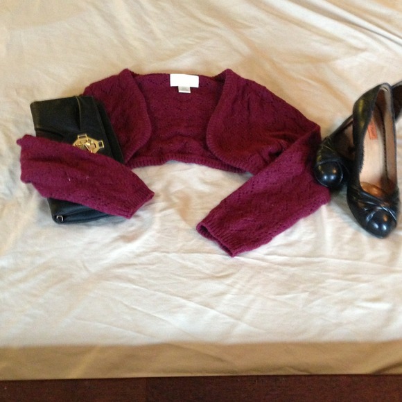 **SOLD** Purple cropped sweater
