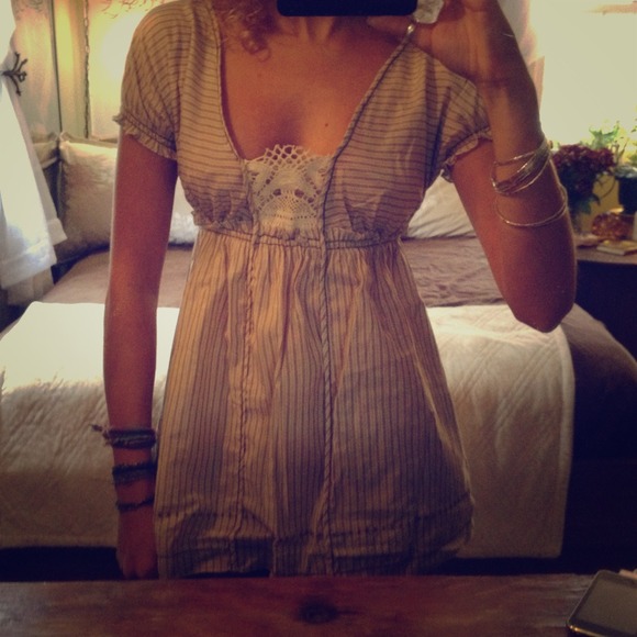 SOLD Never worn Chelsea violet t shirt