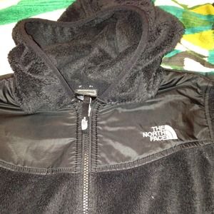 Black fuzzy hooded northface!