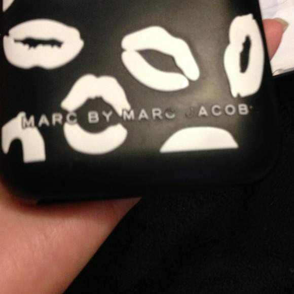 Marc By Marc Jacobs iPhone 3/3Gs case - Picture 2 of 3
