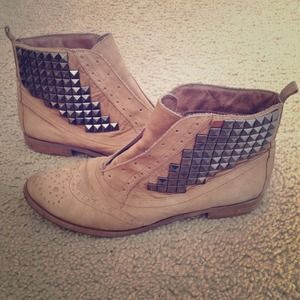 💫🌟✨ RESERVED!!!  Sam Edelman studded booties
