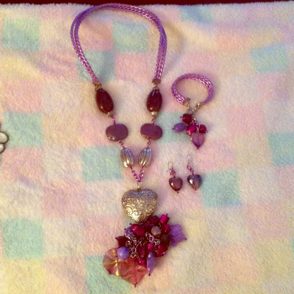 Necklace earring and bracelet